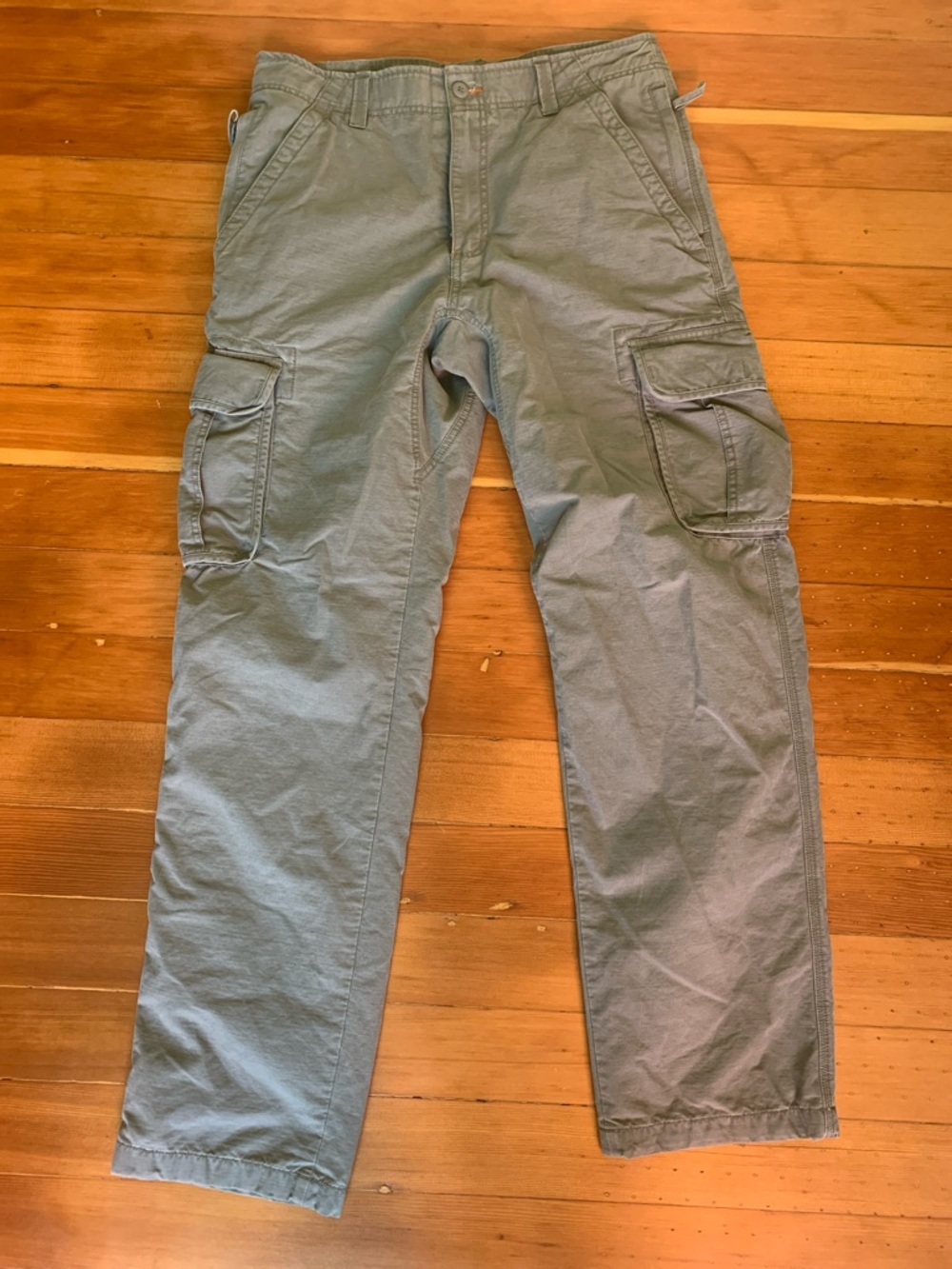 L.L. Bean Men's Cargo Pants in Olive